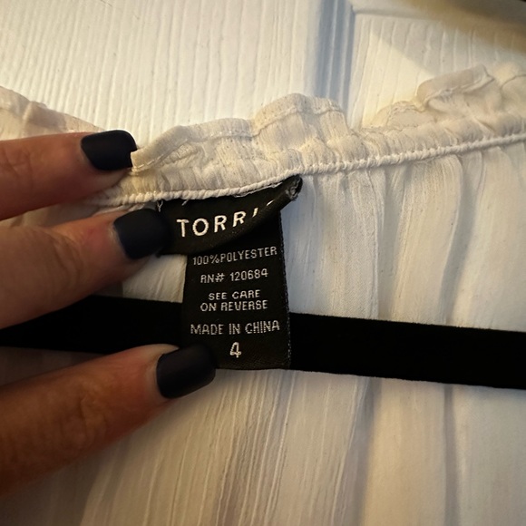 White, flirty and fun! - Picture 4 of 5